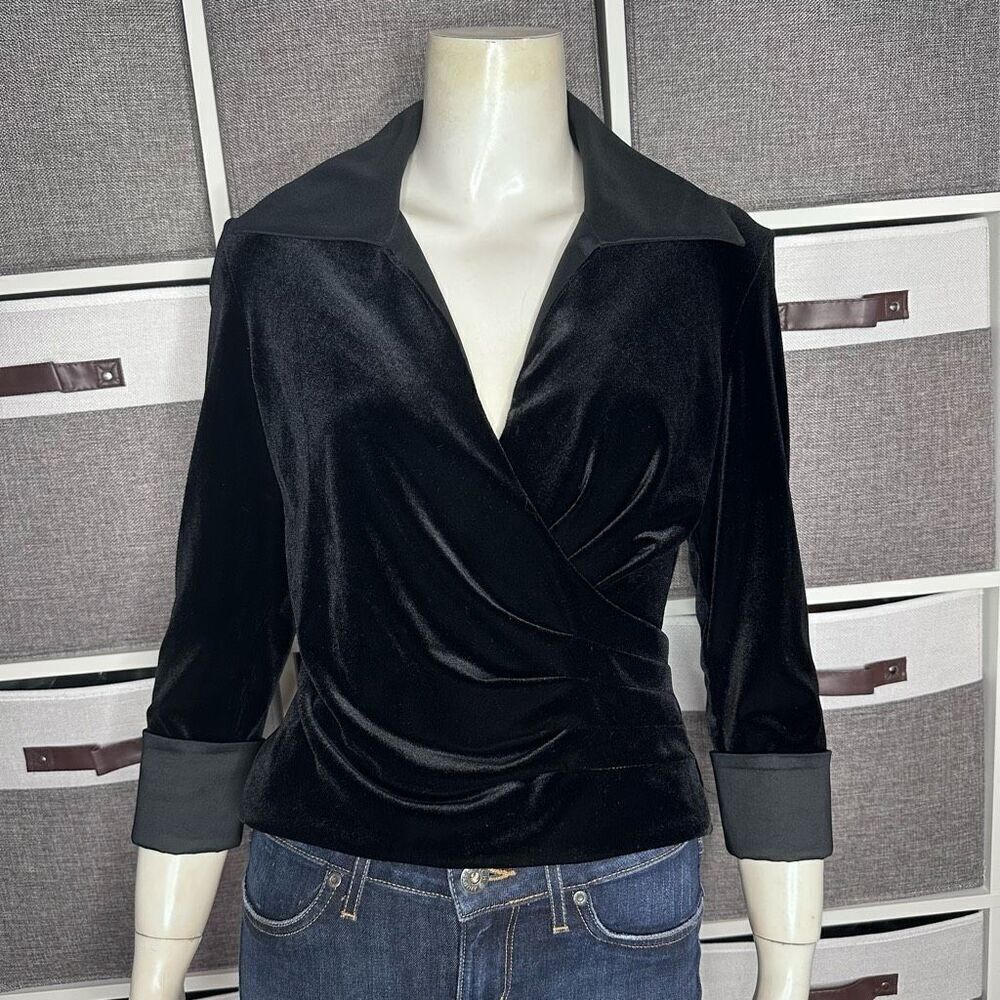 Tadashi Shoji Women's Velvet Jewel Cuff Wrap Top Full Zip Back